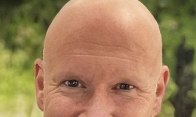 Microblading for Men Over 50: Say Goodbye to Thinning Eyebrows | Pretty Please Studio